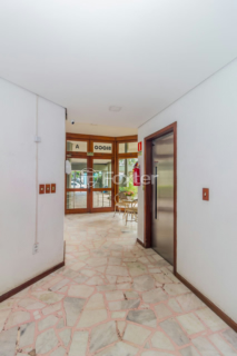 Image 34 - 987007
