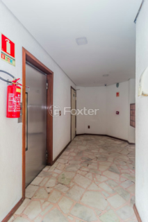Image 35 - 987007