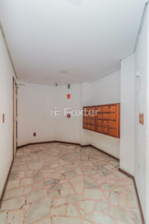 Image 36 - 987007