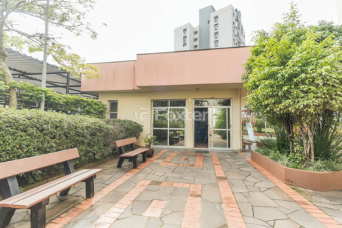 Image 33 - 989585