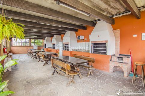 Image 38 - 625785