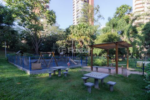 Image 26 - 1012768