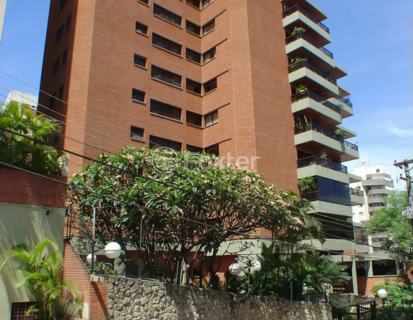 Image 4 - 1039720