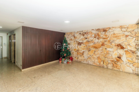 Image 33 - 1011962
