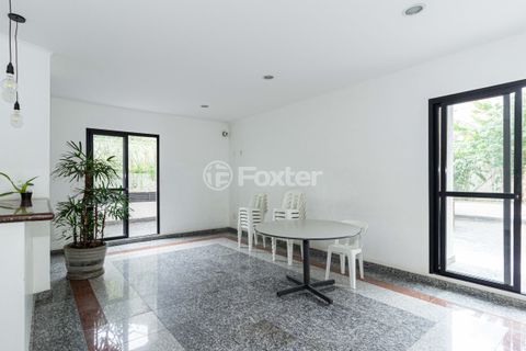 Image 32 - 930139