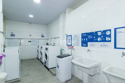 Image 19 - 930139