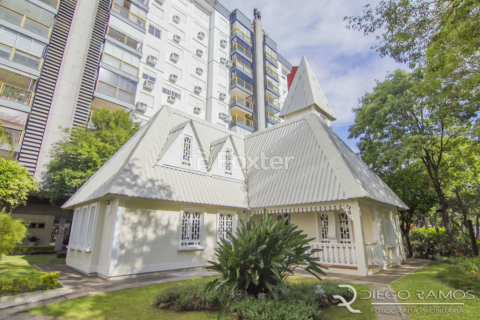 Image 49 - 1001436