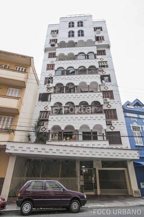 Image 16 - 985692