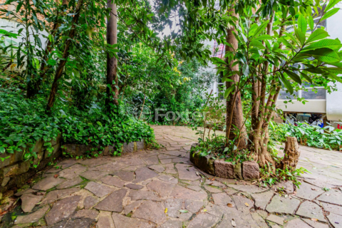 Image 31 - 899612