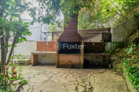Image 32 - 899612