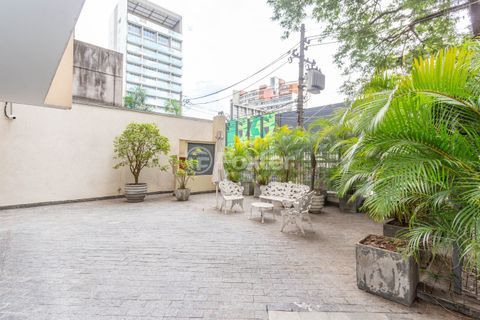 Image 34 - 932200