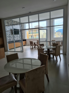 Image 7 - 33953