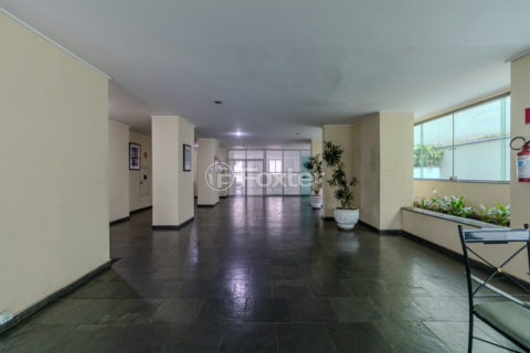 Image 41 - 1040681
