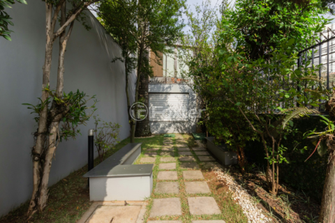Image 23 - 1028334
