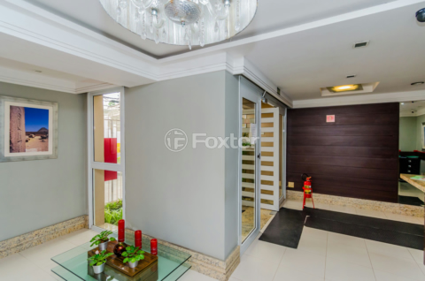 Image 37 - 1015858