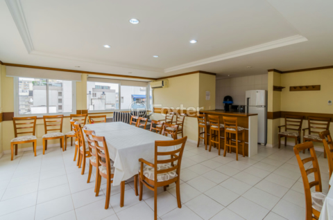 Image 40 - 1015858
