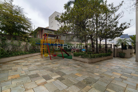 Image 40 - 1011889