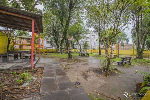 Image 30 - 1000512
