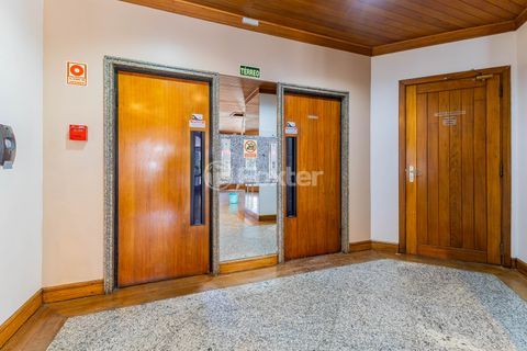 Image 35 - 227050