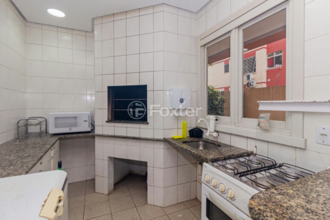 Image 30 - 885012
