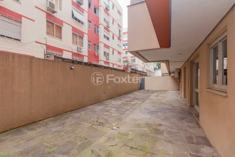 Image 31 - 885012