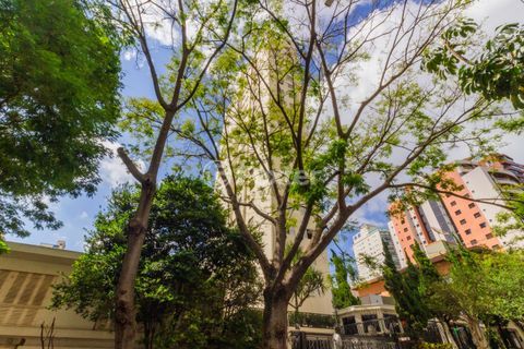 Image 31 - 985840