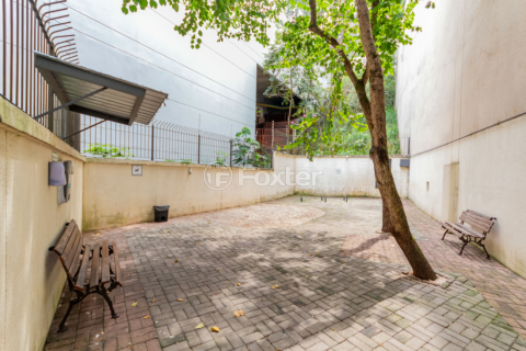 Image 46 - 1012660