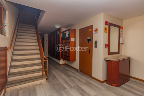 Image 33 - 957577