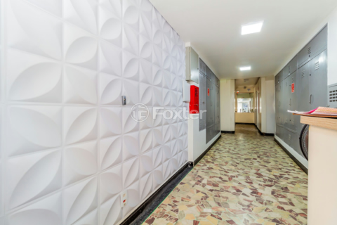 Image 38 - 1012226