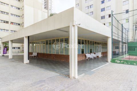 Image 92 - 923104