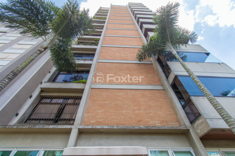 Image 38 - 1002747