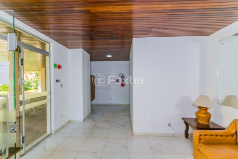 Image 40 - 886629
