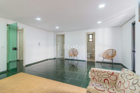 Image 30 - 1015409
