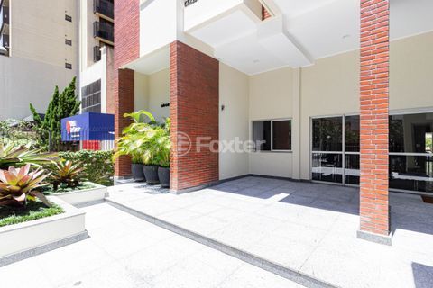 Image 27 - 876698