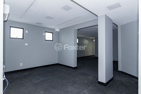 Image 34 - 899680
