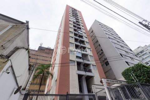 Image 18 - 1013315