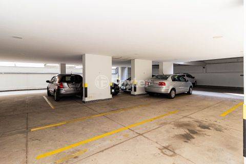 Image 42 - 958236