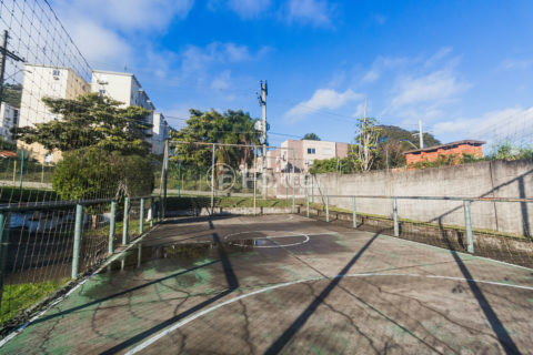 Image 37 - 1011858