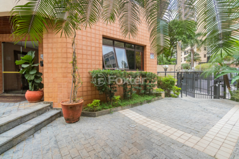 Image 36 - 989695