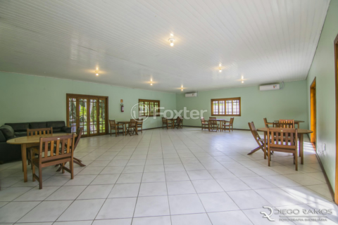 Image 29 - 185700