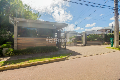 Image 47 - 185700