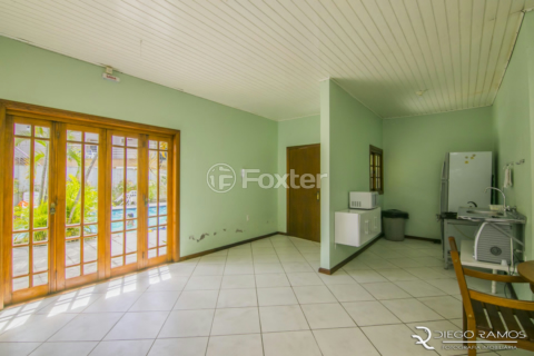 Image 35 - 185700