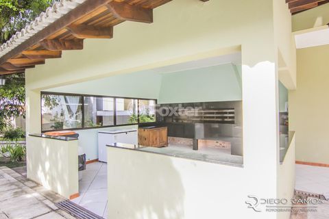 Image 37 - 185700