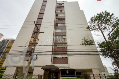 Image 72 - 882555