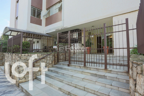 Image 71 - 882555