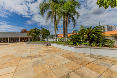 Image 32 - 934611