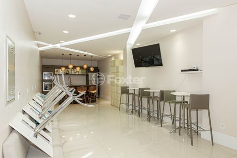 Image 30 - 935466