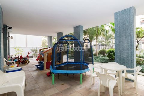 Image 31 - 1012984