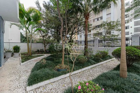 Image 32 - 1012984