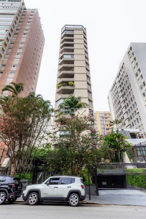 Image 32 - 1011852